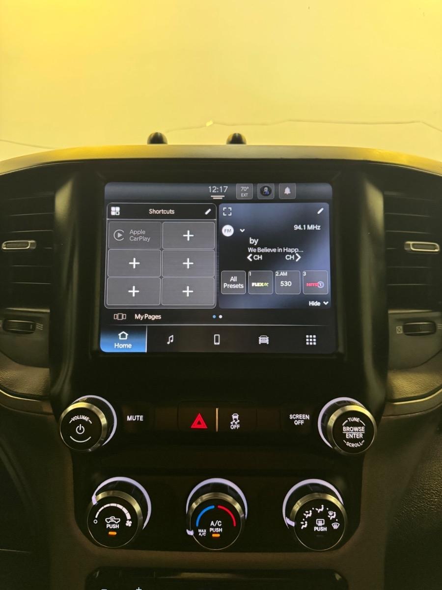 RAM 2500 Tradesman 4x4 Crew Cab 6'4" Box 2022