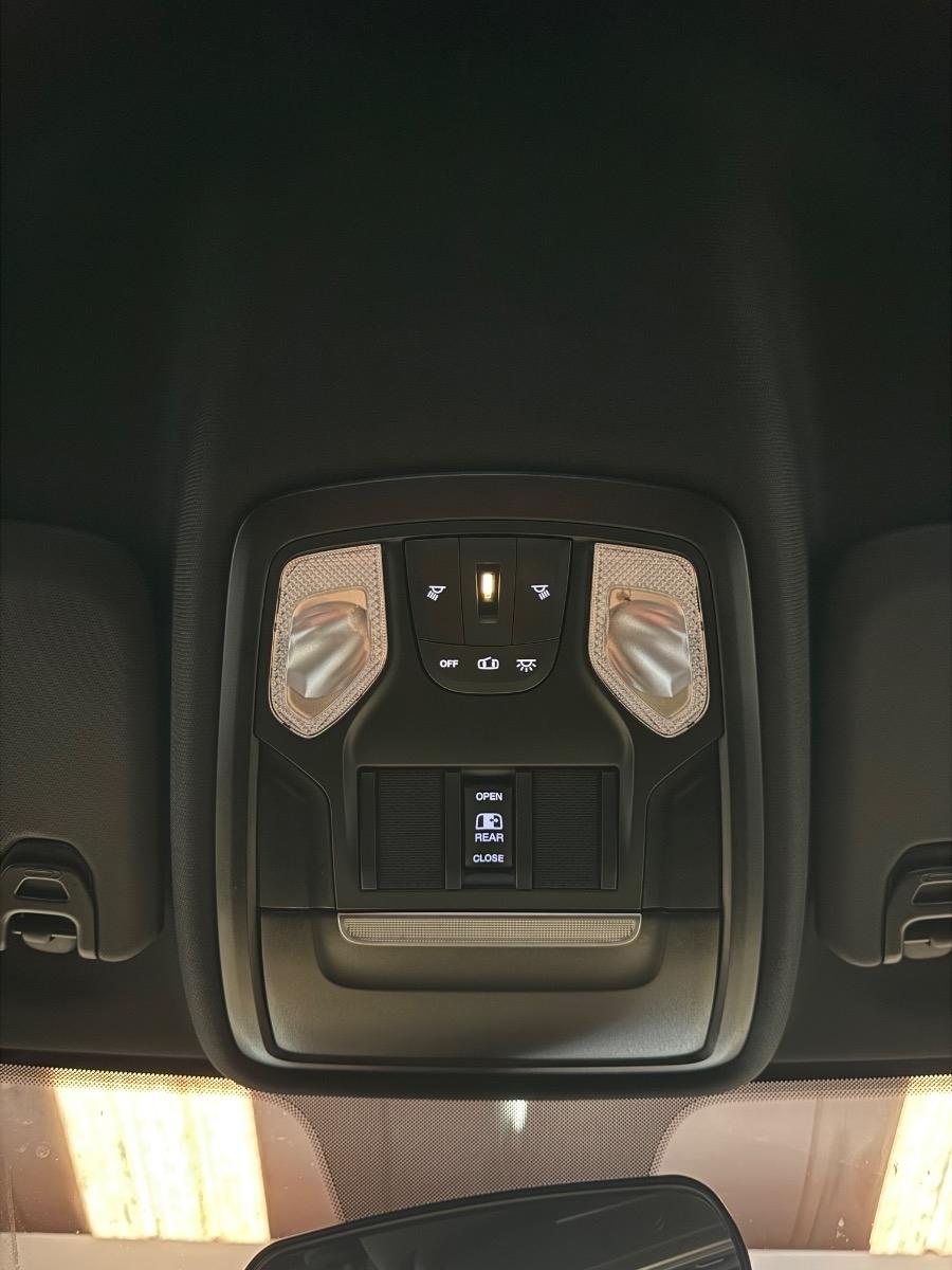 RAM 2500 Tradesman 4x4 Crew Cab 6'4" Box 2022