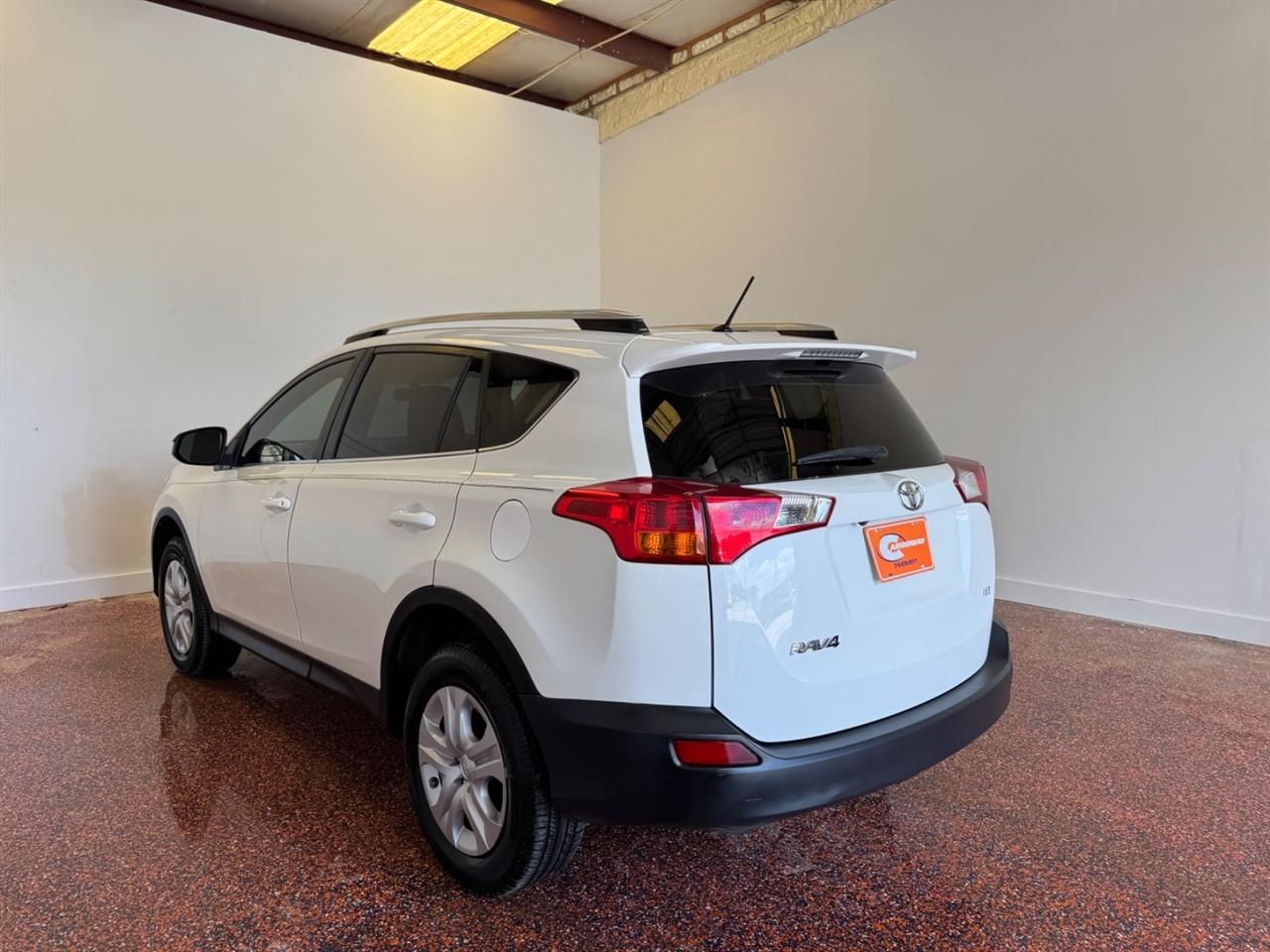 Toyota RAV4 FWD 4dr LE (Natl) 2014