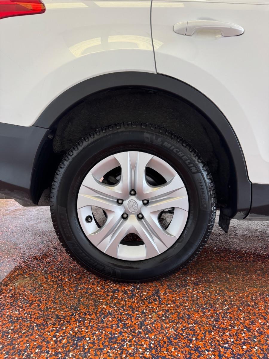 Toyota RAV4 FWD 4dr LE (Natl) 2014