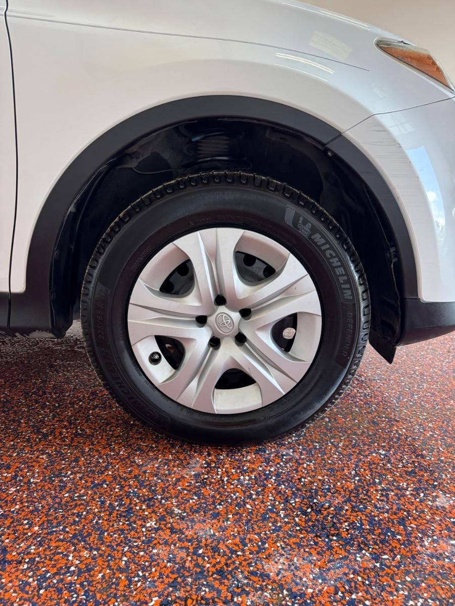 Toyota RAV4 FWD 4dr LE (Natl) 2014