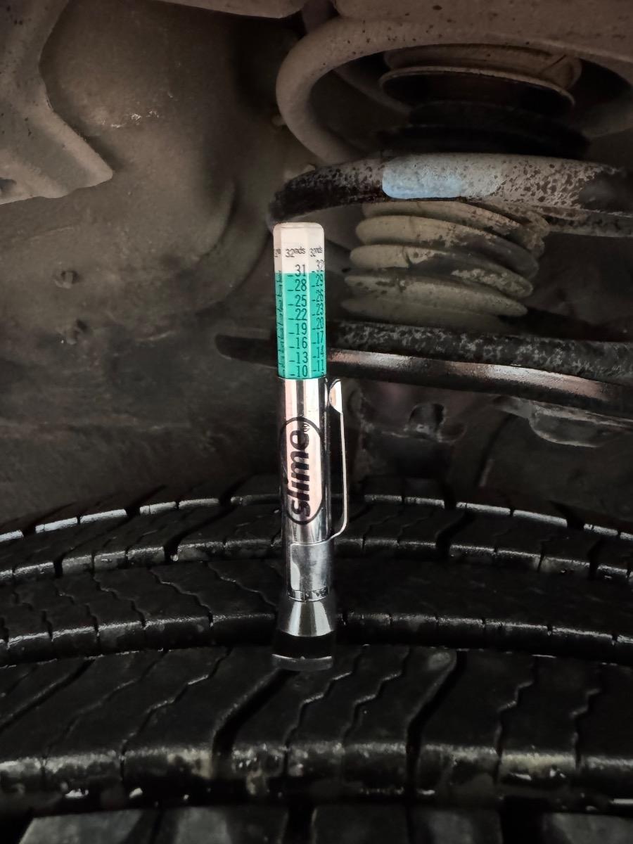 Toyota RAV4 FWD 4dr LE (Natl) 2014