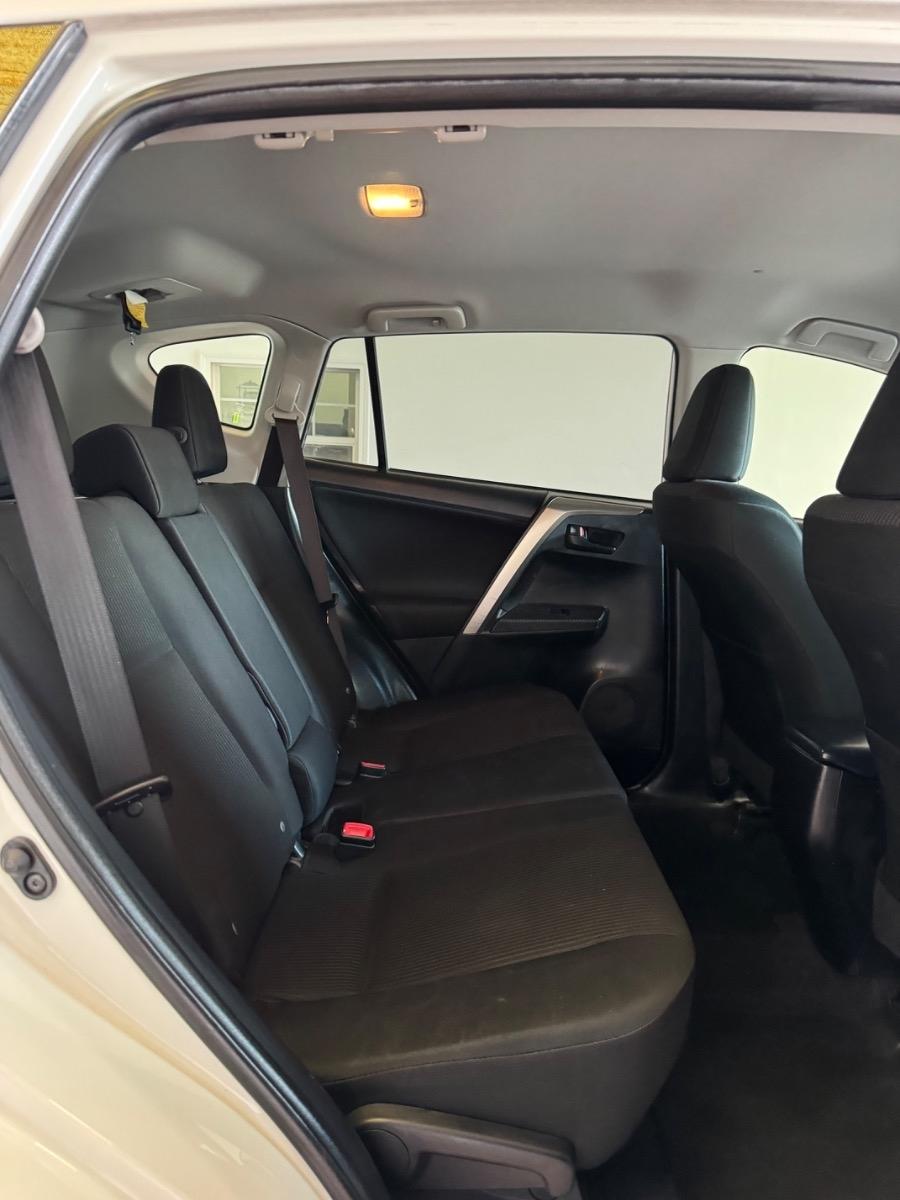 Toyota RAV4 FWD 4dr LE (Natl) 2014