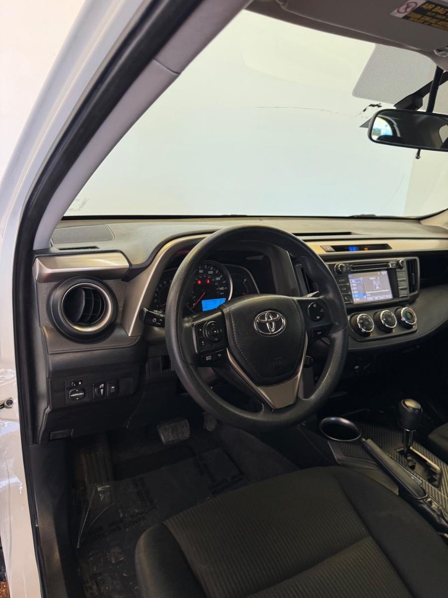 Toyota RAV4 FWD 4dr LE (Natl) 2014