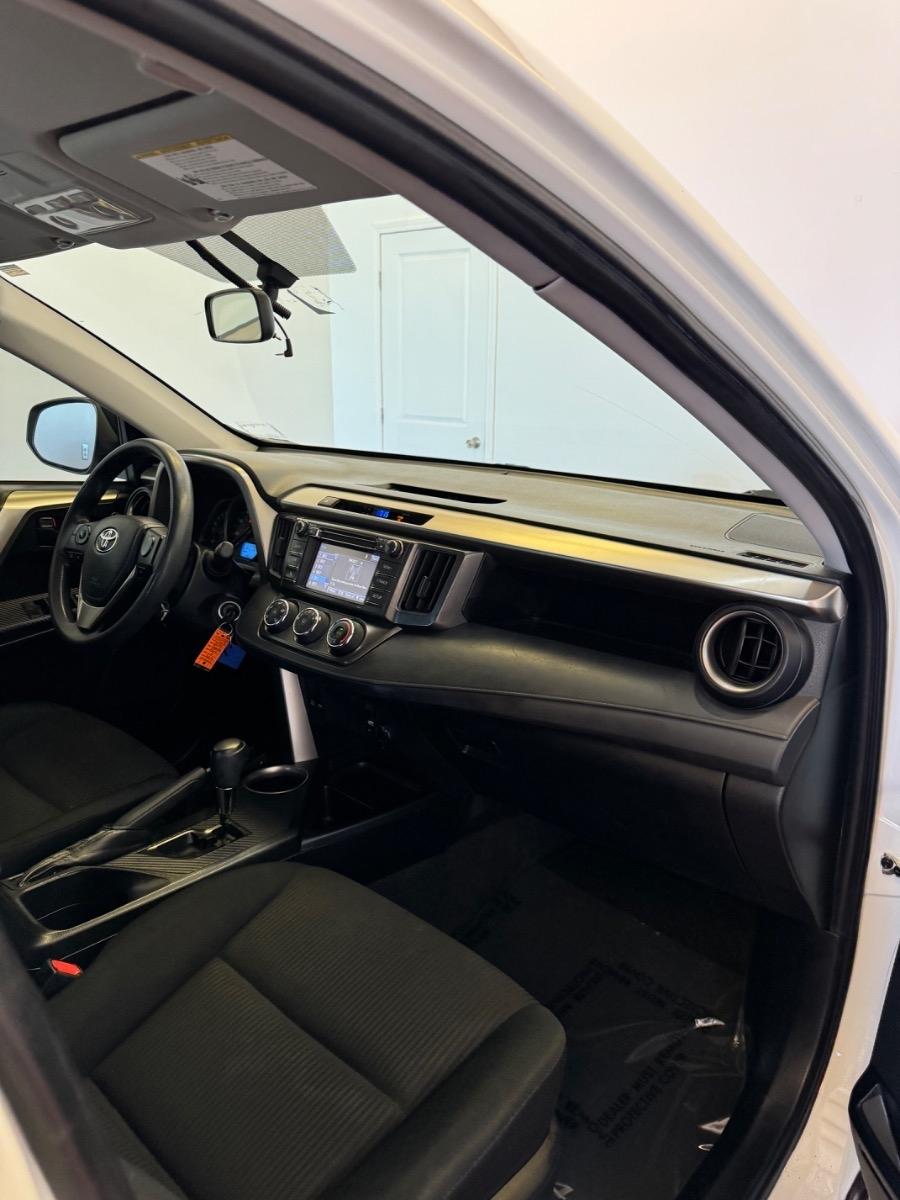 Toyota RAV4 FWD 4dr LE (Natl) 2014