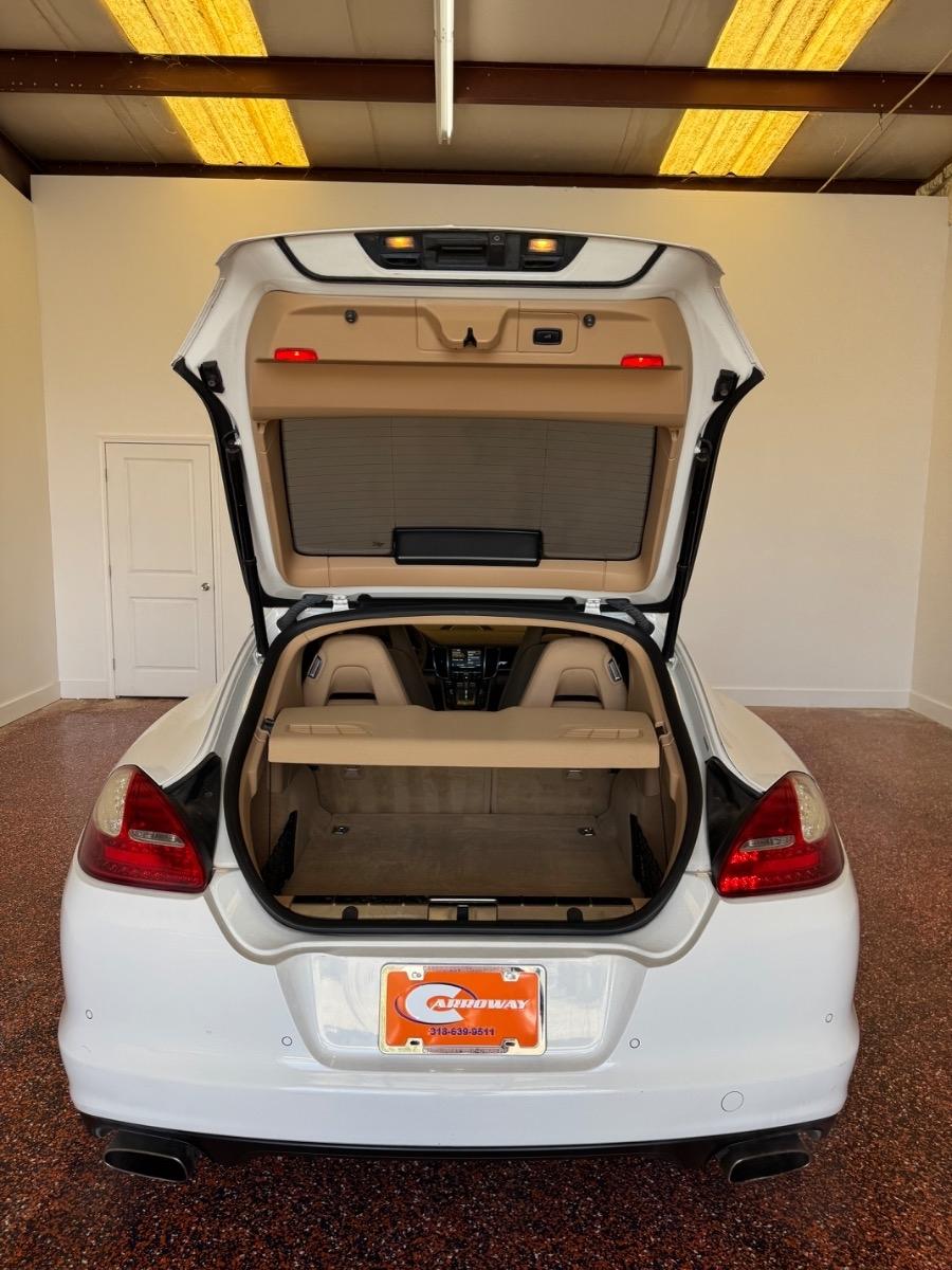 Porsche Panamera 4dr HB 2012