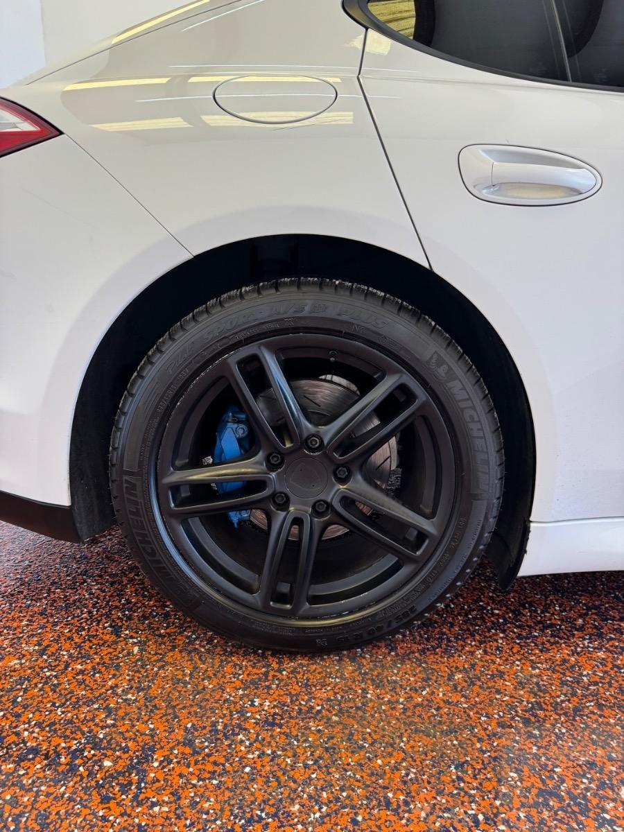 Porsche Panamera 4dr HB 2012