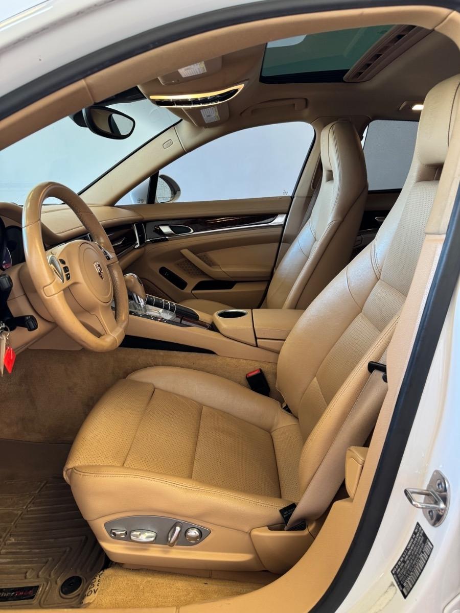 Porsche Panamera 4dr HB 2012