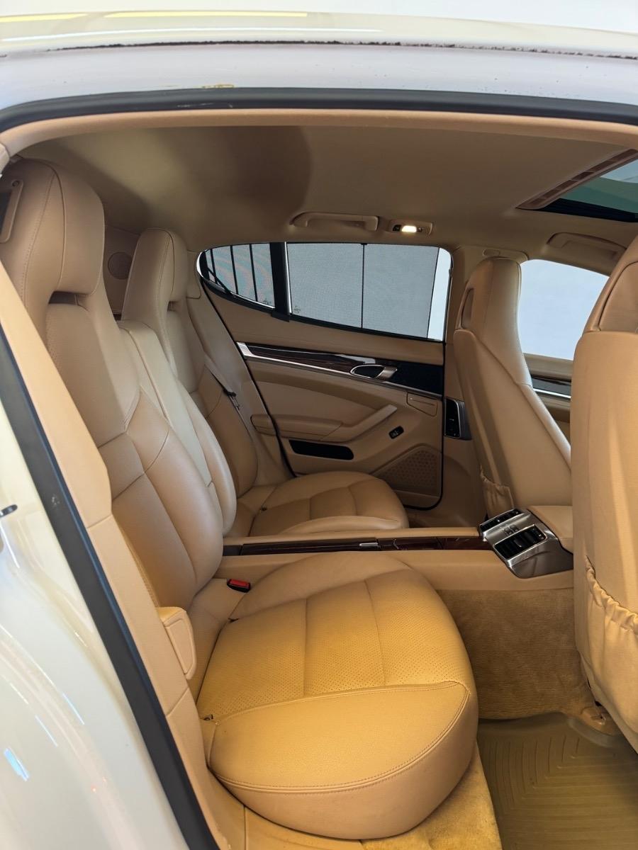 Porsche Panamera 4dr HB 2012