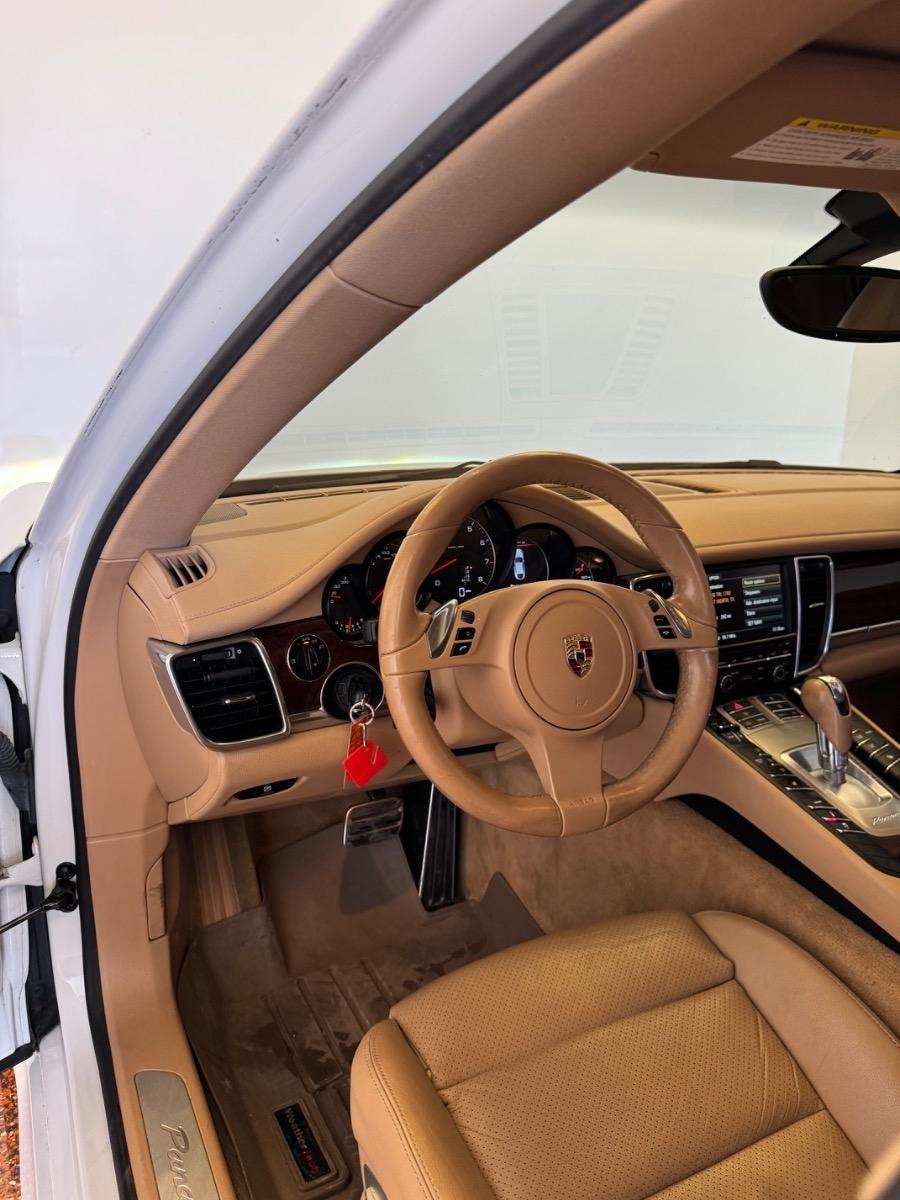 Porsche Panamera 4dr HB 2012