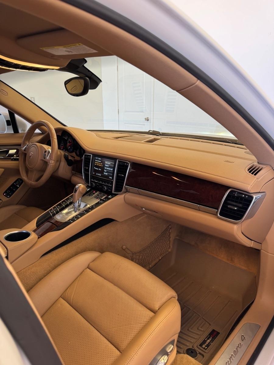 Porsche Panamera 4dr HB 2012