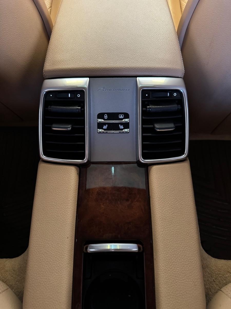 Porsche Panamera 4dr HB 2012