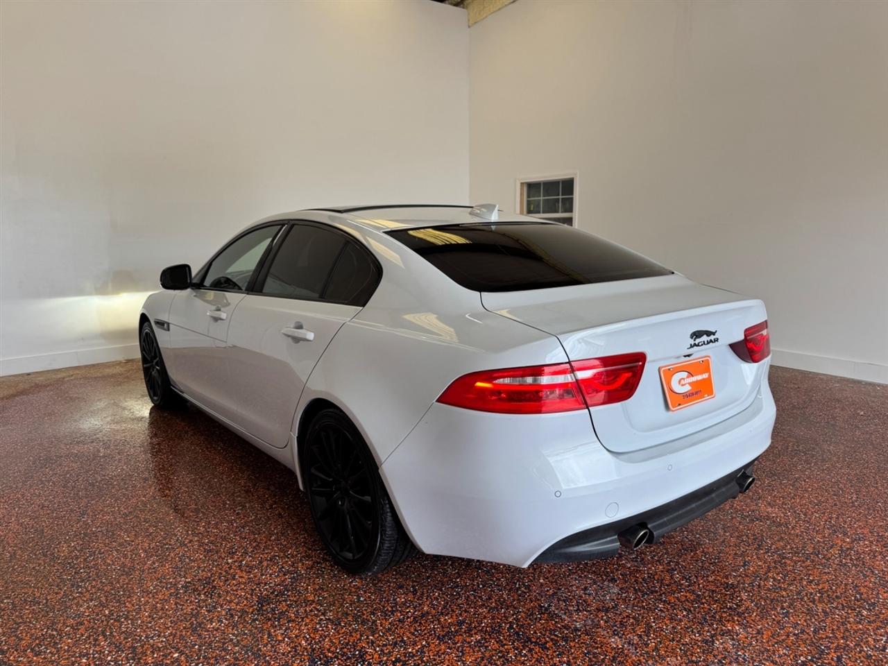 Jaguar XE 35t First Edition AWD 2017