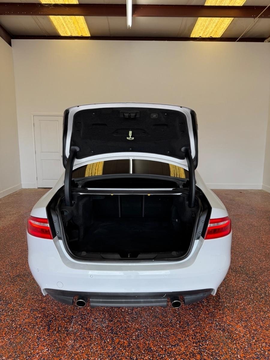 Jaguar XE 35t First Edition AWD 2017