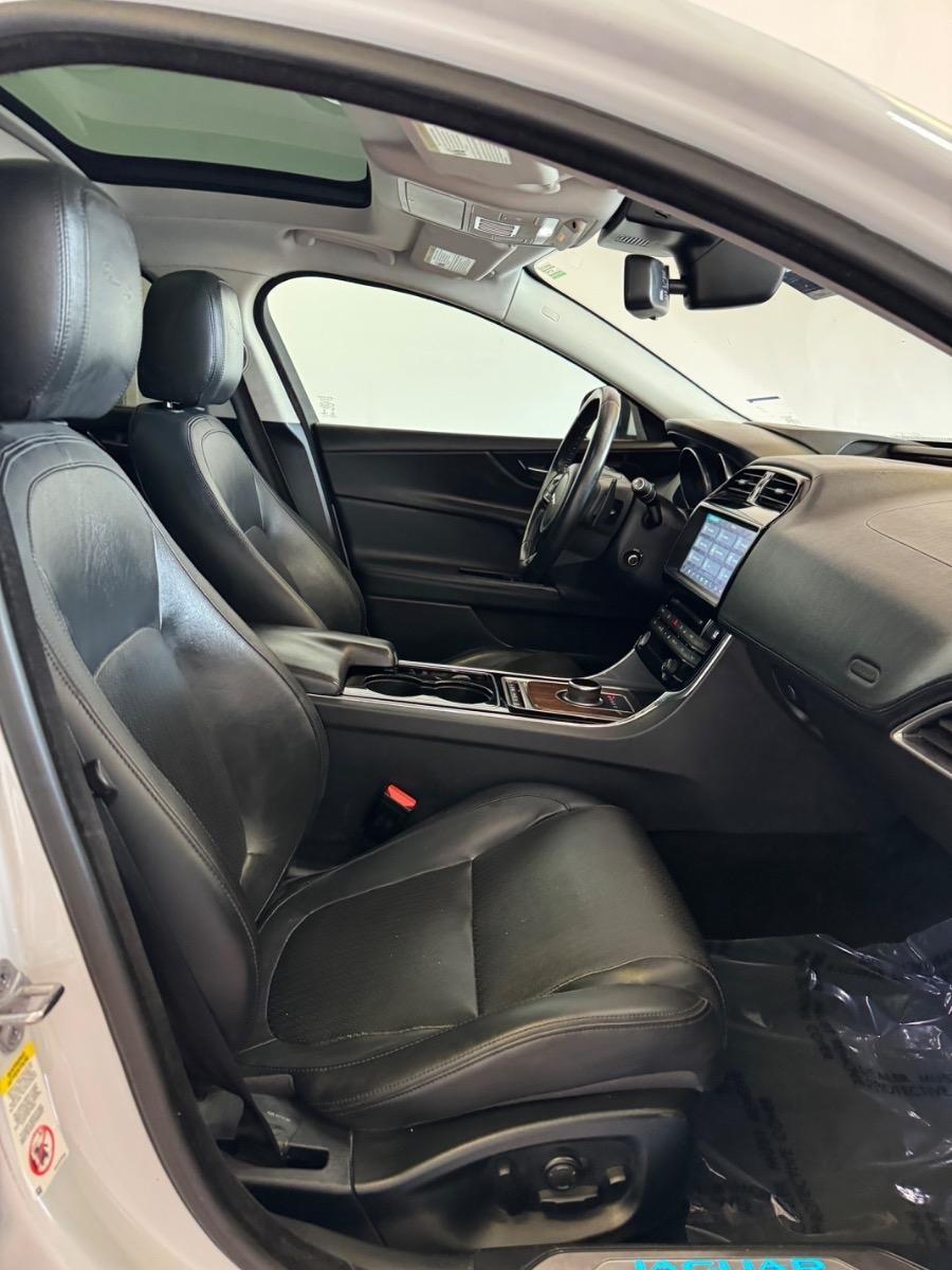 Jaguar XE 35t First Edition AWD 2017