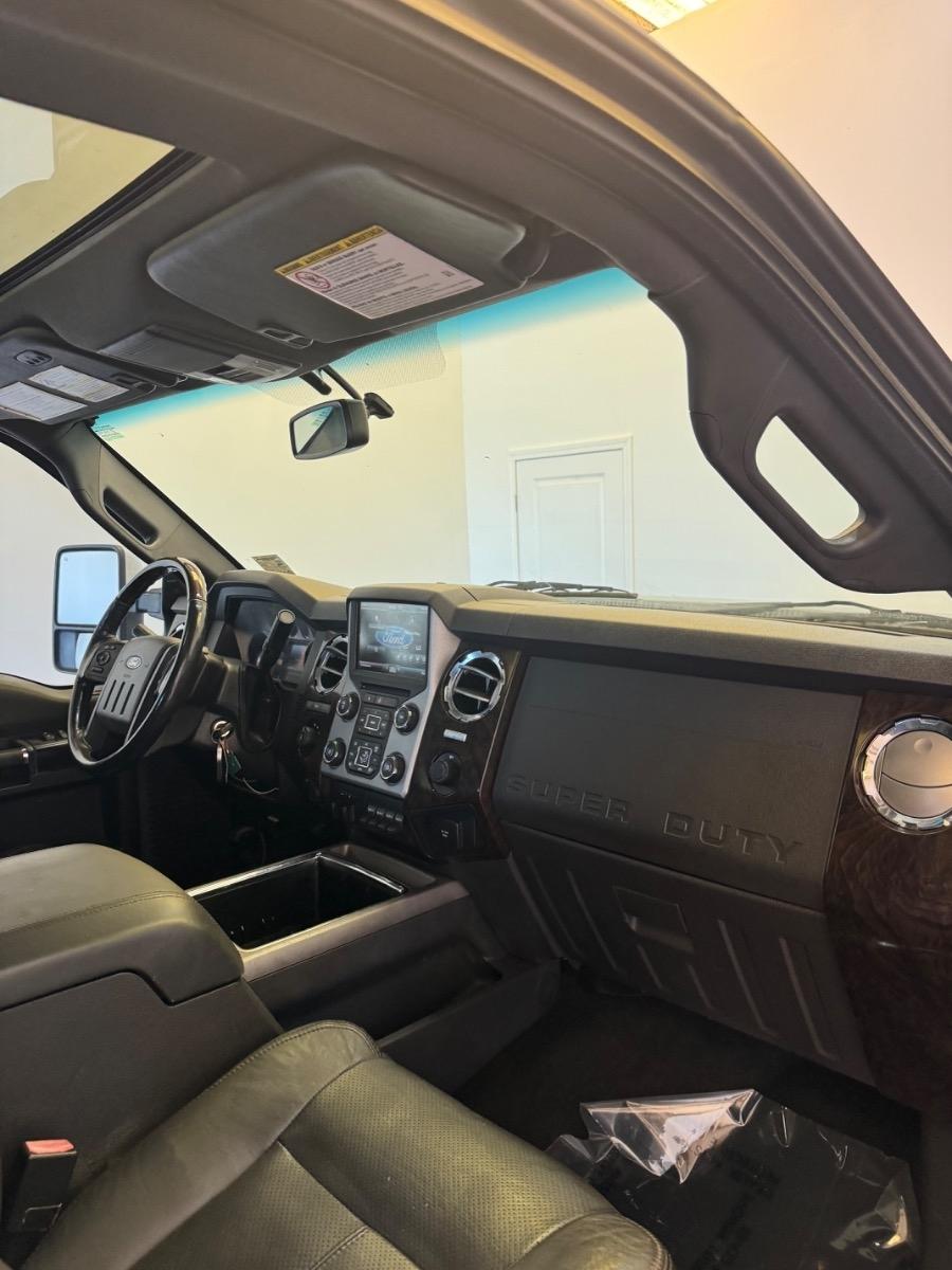 Ford Super Duty F-250 SRW 4WD Crew Cab 156" Platinum 2015