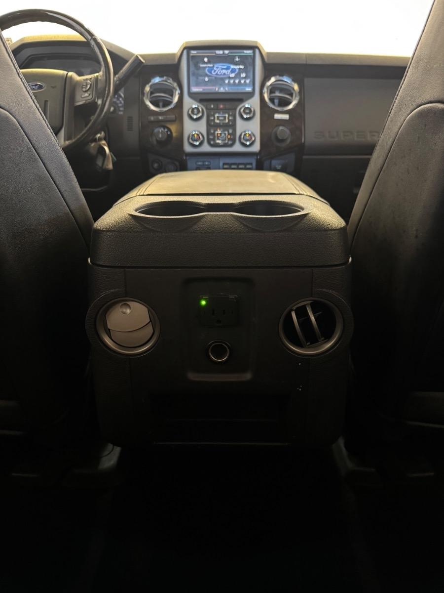 Ford Super Duty F-250 SRW 4WD Crew Cab 156" Platinum 2015