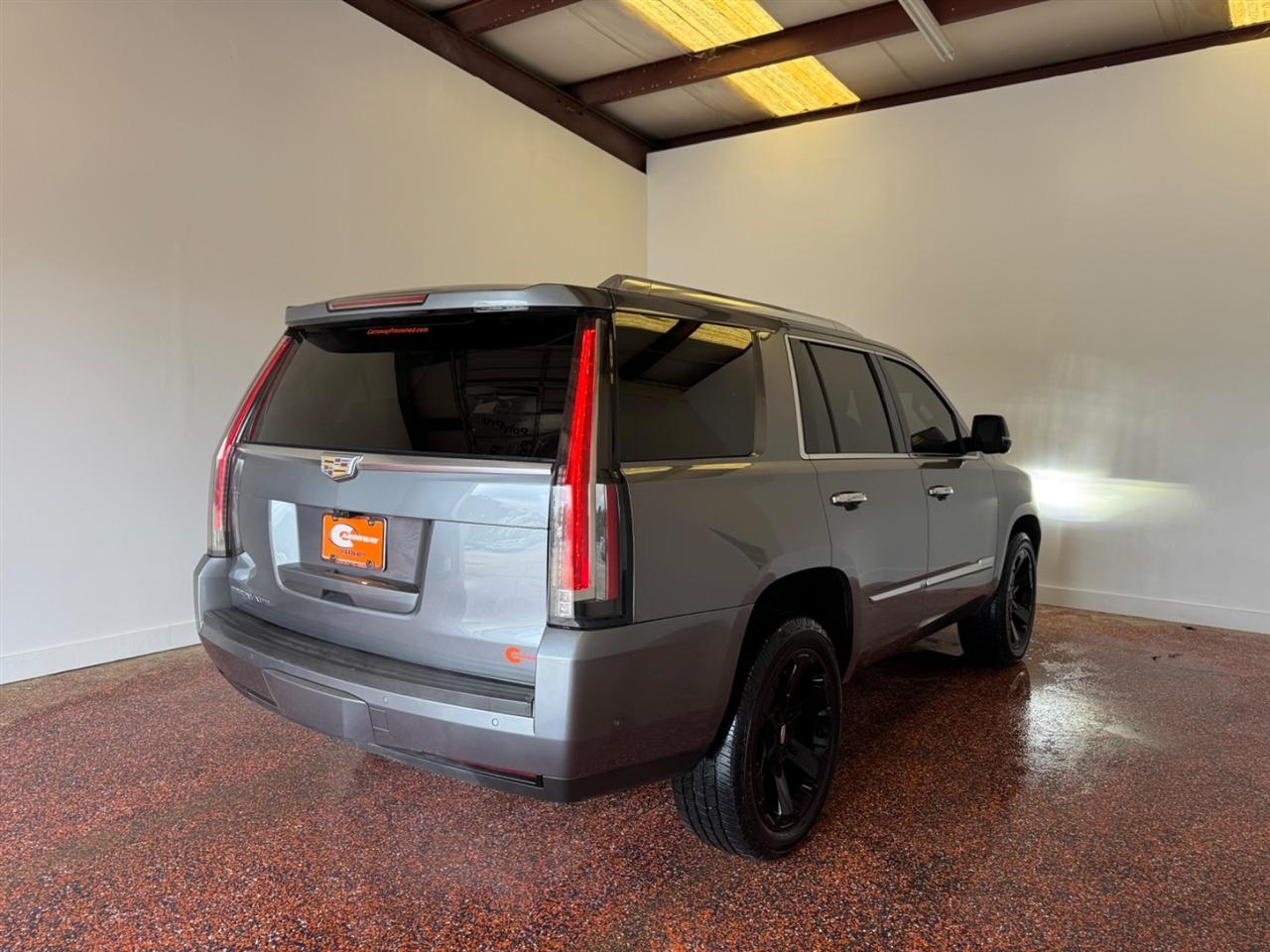 Cadillac Escalade 4WD 4dr Platinum 2019