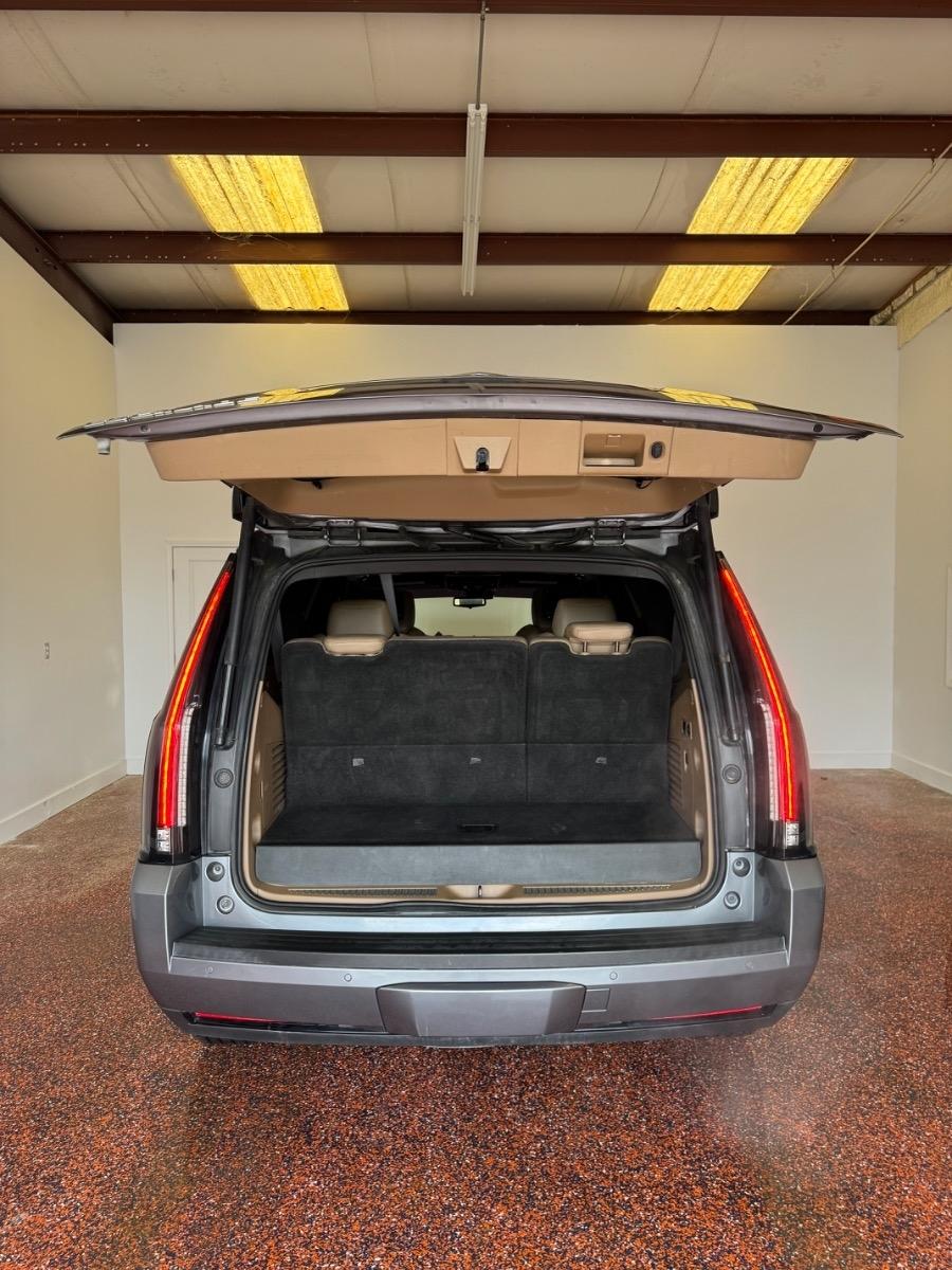 Cadillac Escalade 4WD 4dr Platinum 2019