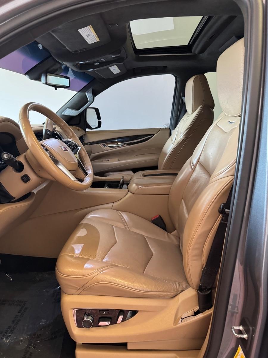 Cadillac Escalade 4WD 4dr Platinum 2019