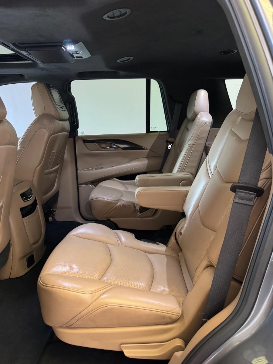 Cadillac Escalade 4WD 4dr Platinum 2019