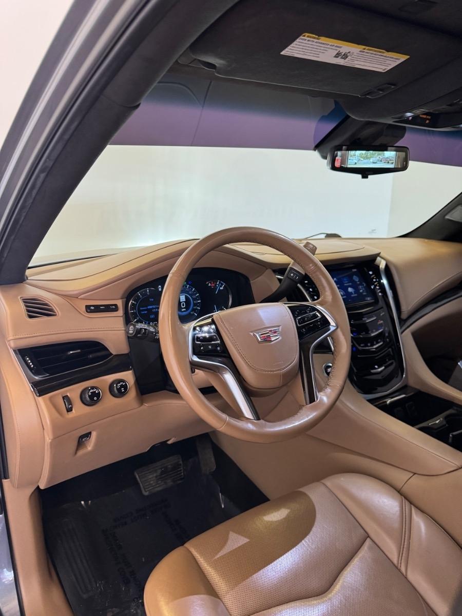 Cadillac Escalade 4WD 4dr Platinum 2019