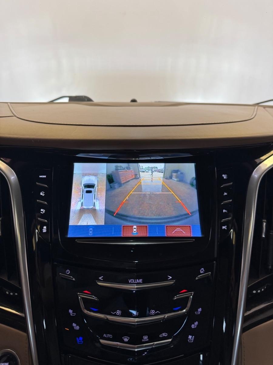 Cadillac Escalade 4WD 4dr Platinum 2019