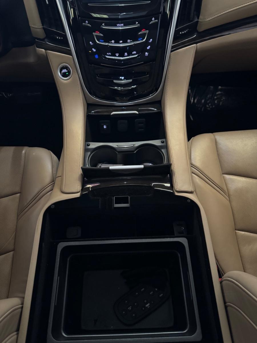 Cadillac Escalade 4WD 4dr Platinum 2019