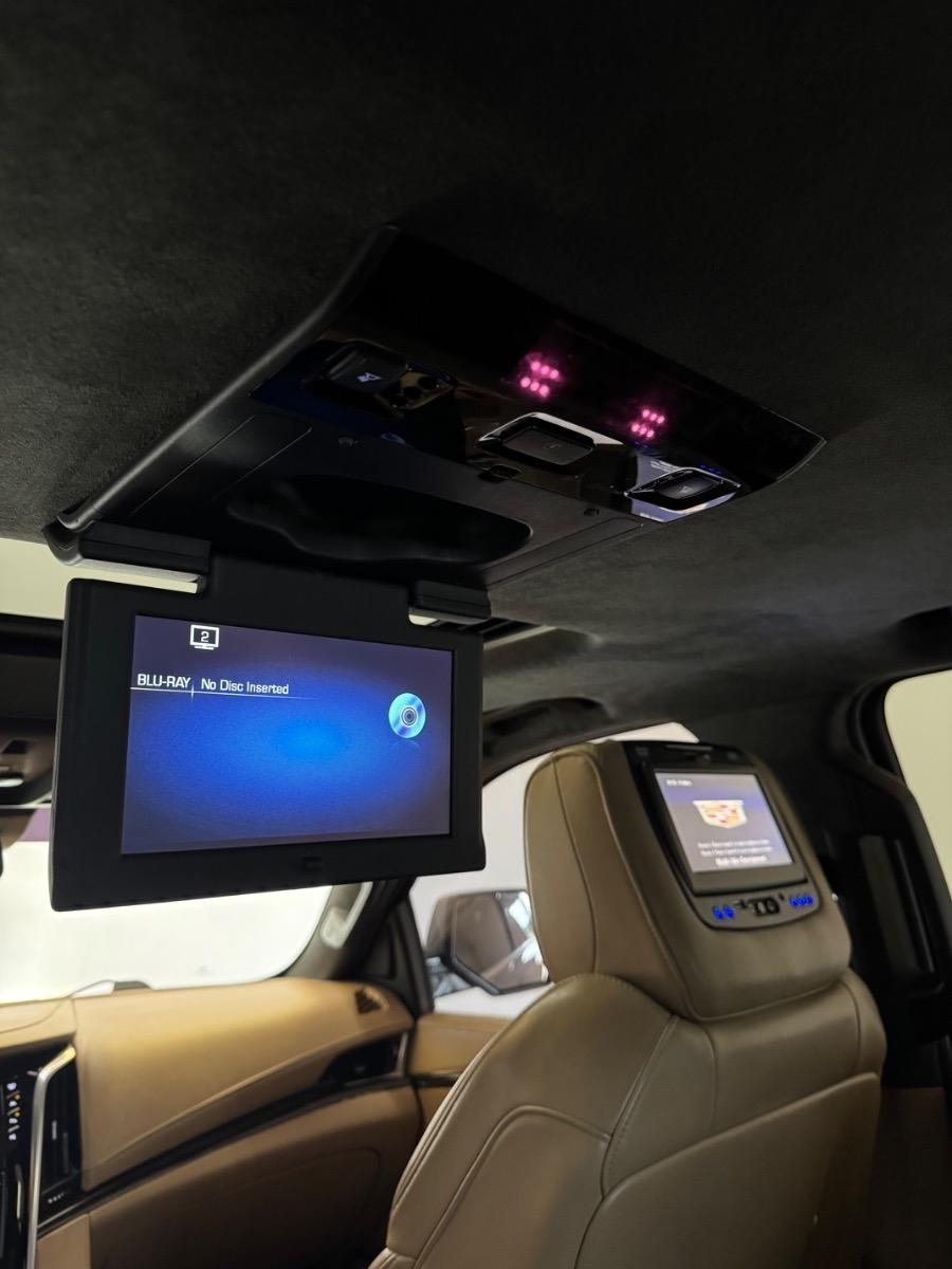 Cadillac Escalade 4WD 4dr Platinum 2019