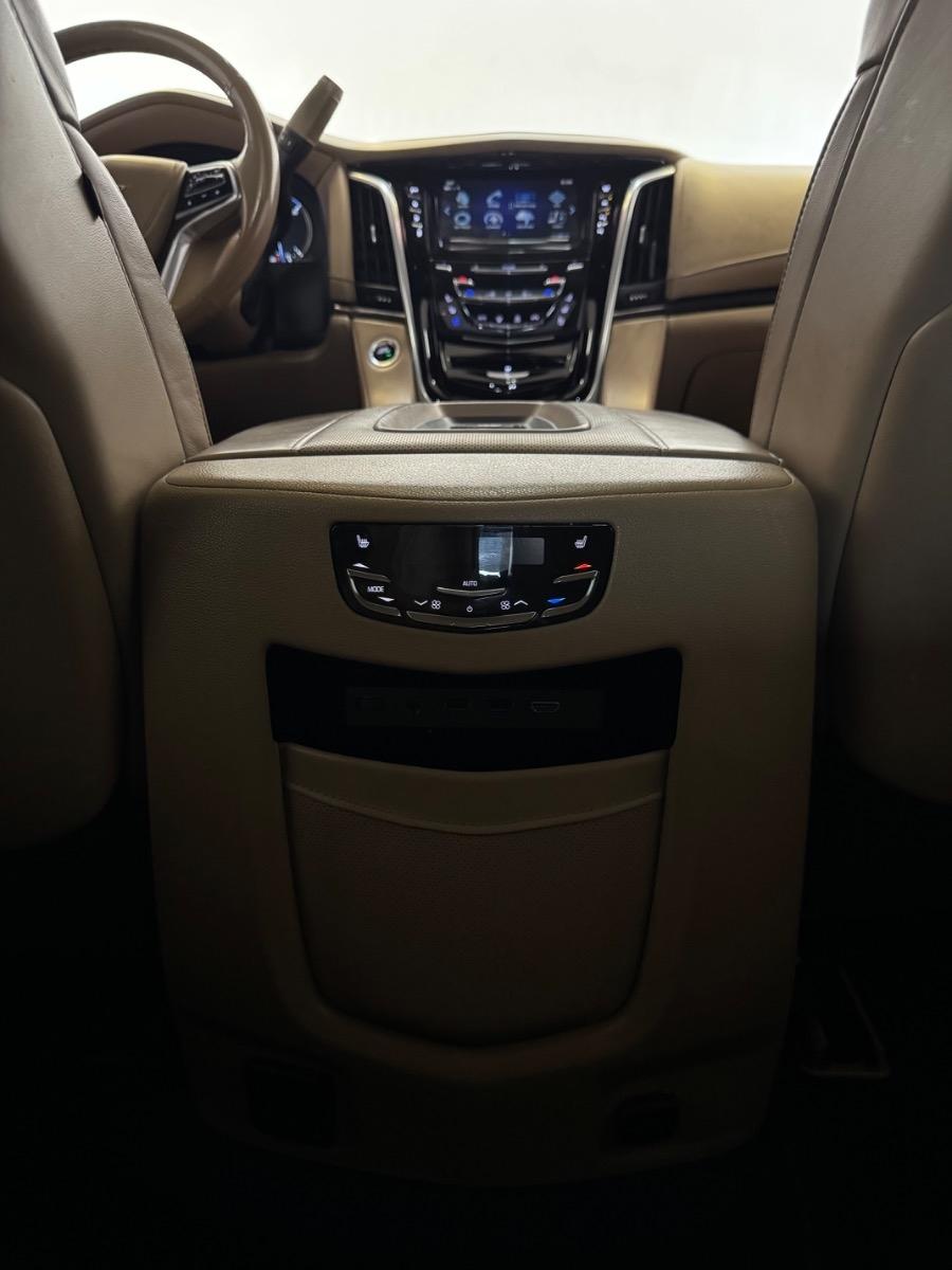 Cadillac Escalade 4WD 4dr Platinum 2019