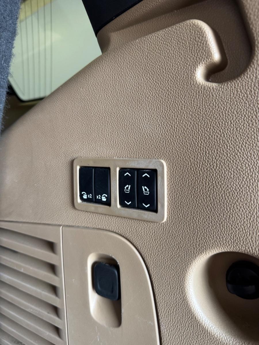 Cadillac Escalade 4WD 4dr Platinum 2019