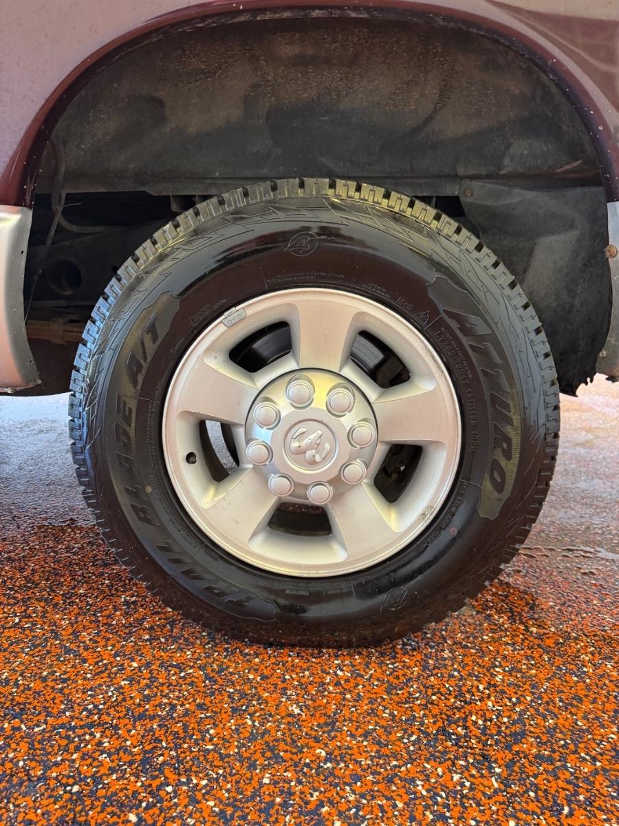 Dodge Ram 2500 4dr Quad Cab 160.5" WB SLT 2004