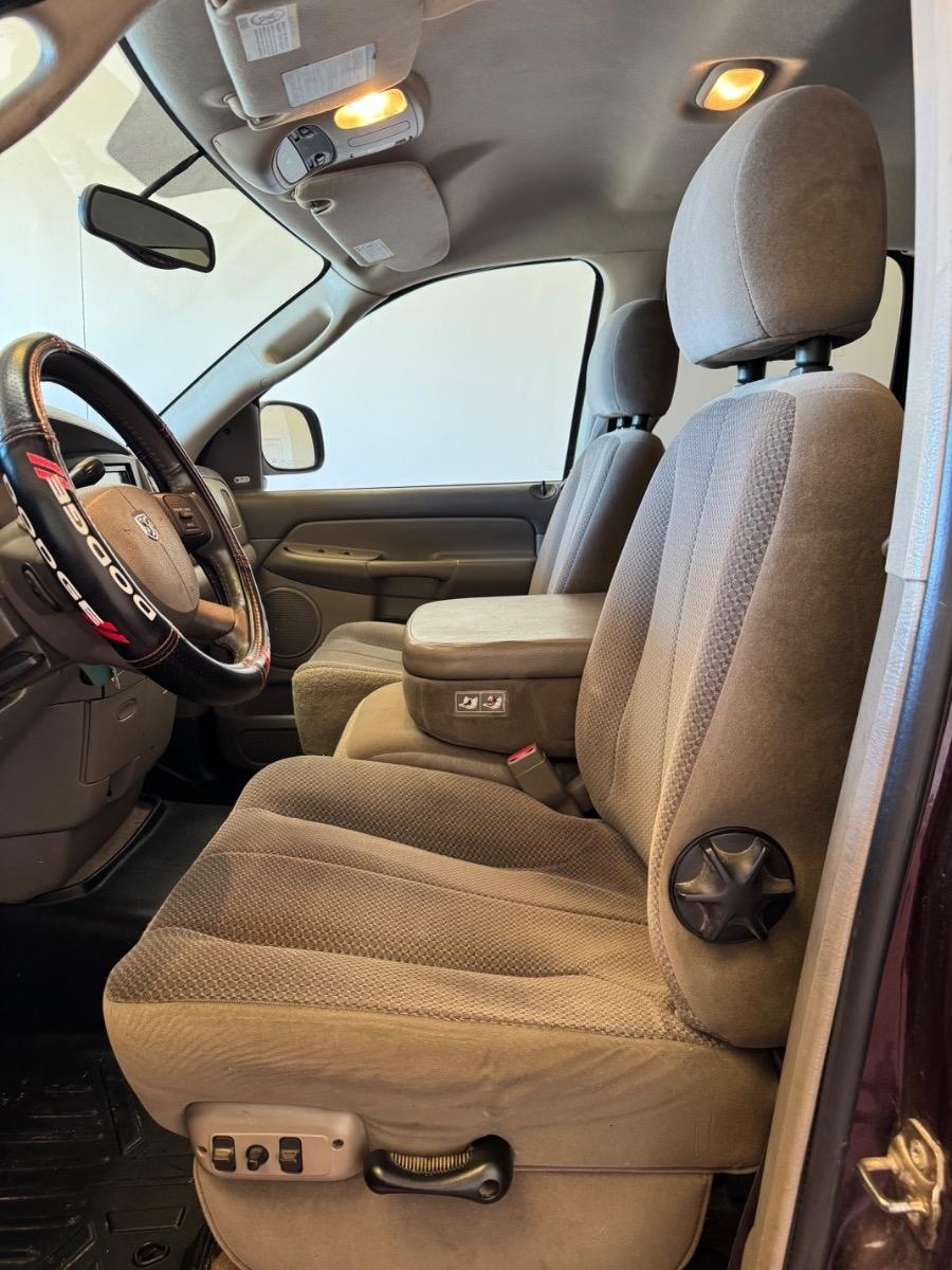 Dodge Ram 2500 4dr Quad Cab 160.5" WB SLT 2004