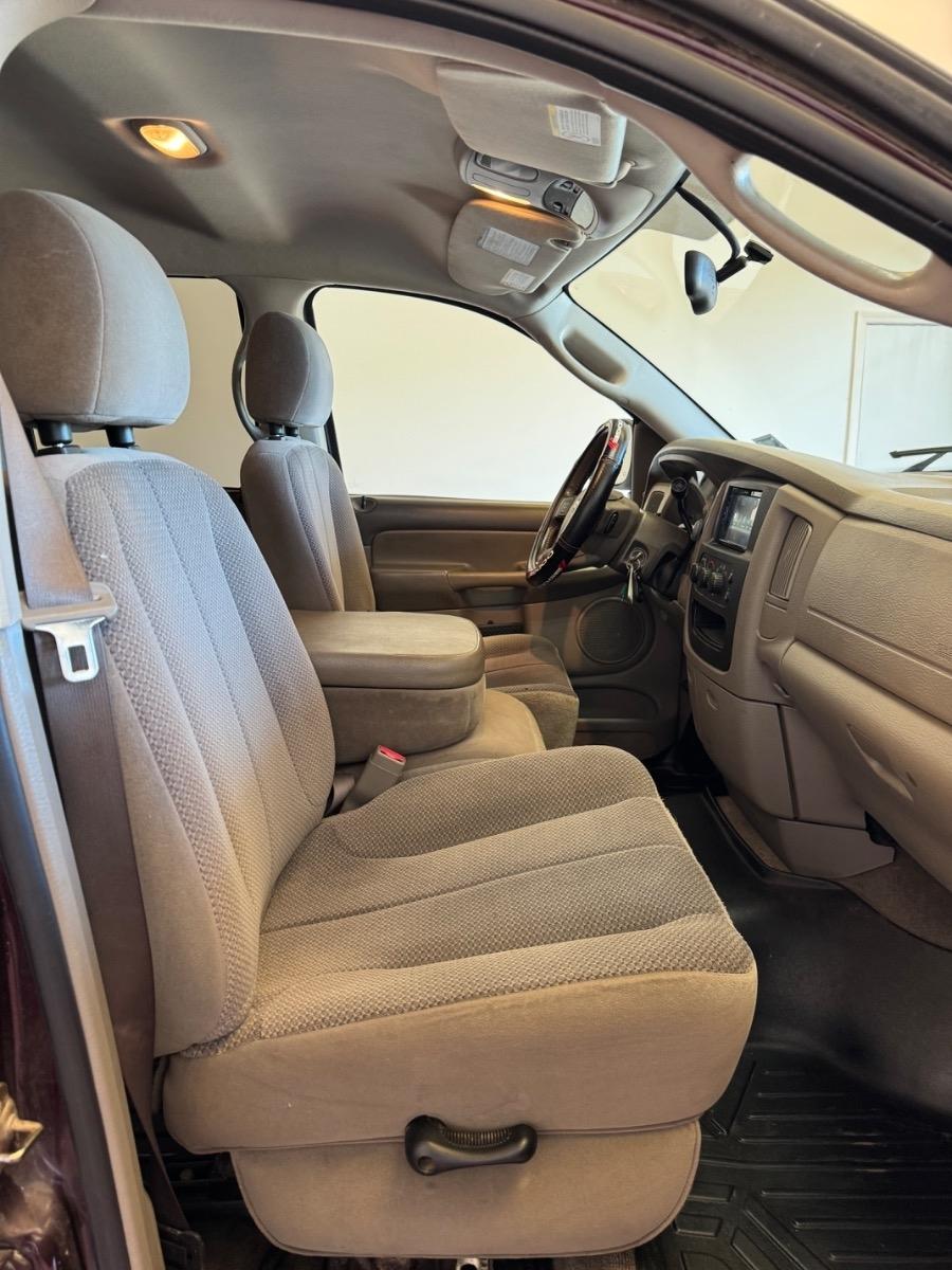 Dodge Ram 2500 4dr Quad Cab 160.5" WB SLT 2004