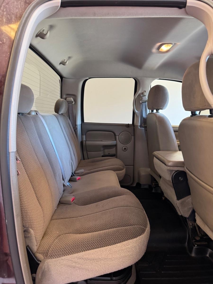 Dodge Ram 2500 4dr Quad Cab 160.5" WB SLT 2004