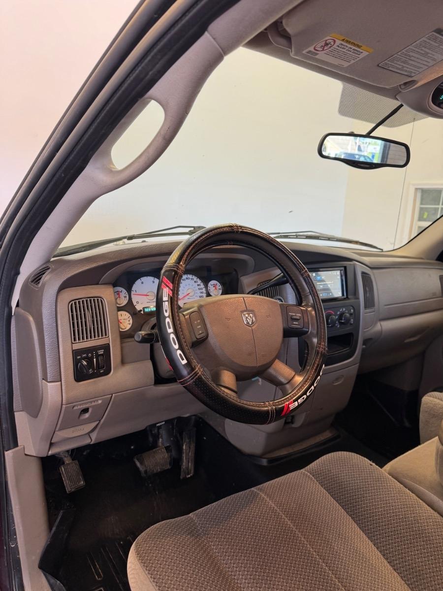 Dodge Ram 2500 4dr Quad Cab 160.5" WB SLT 2004