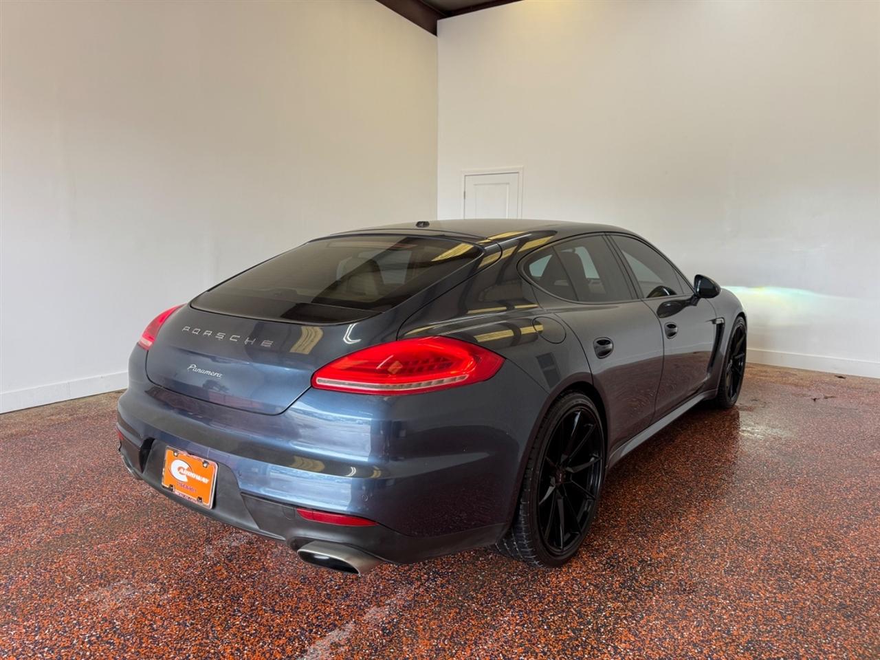 Porsche Panamera 4dr HB 4 2015