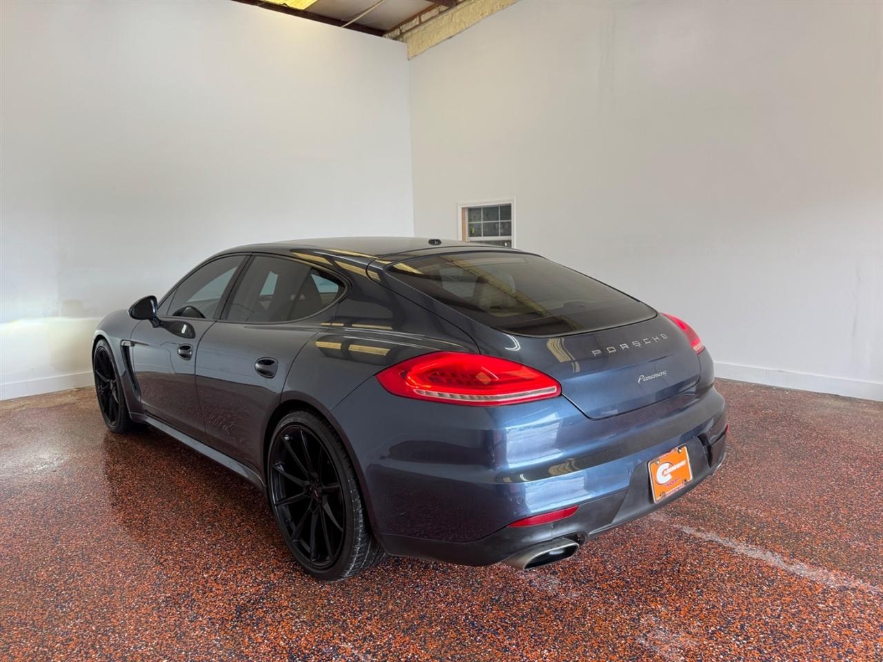 Porsche Panamera 4dr HB 4 2015