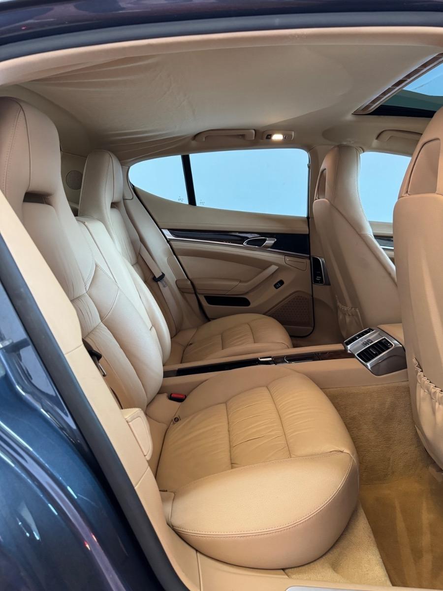 Porsche Panamera 4dr HB 4 2015