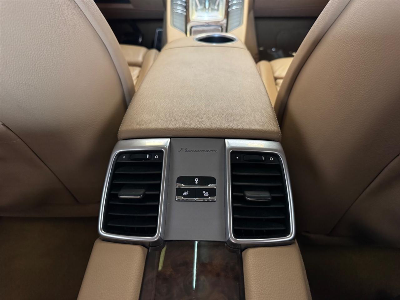 Porsche Panamera 4dr HB 4 2015