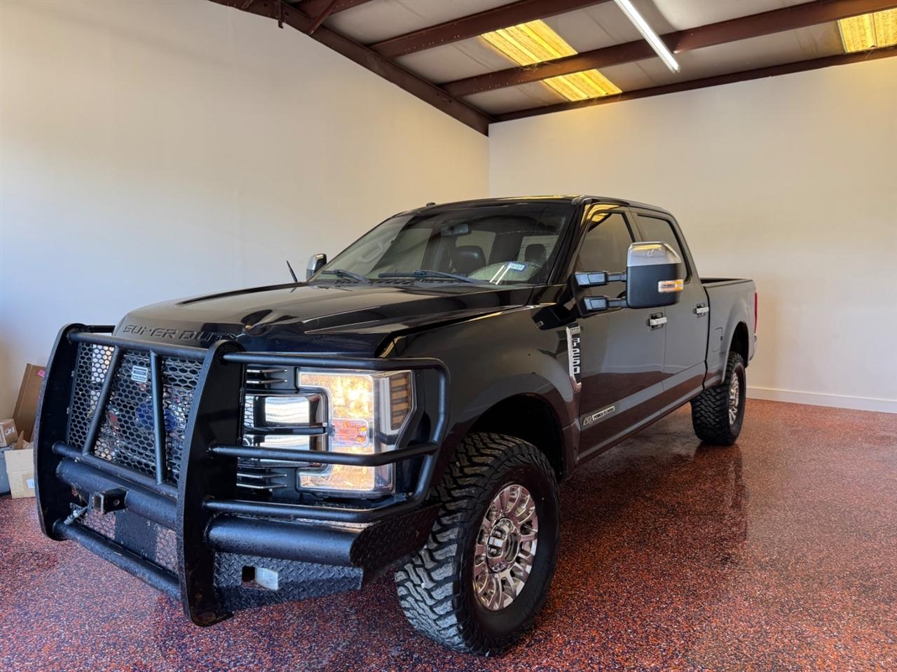 Ford Super Duty F-250 SRW Lariat 4WD Crew Cab 8' Box 2018
