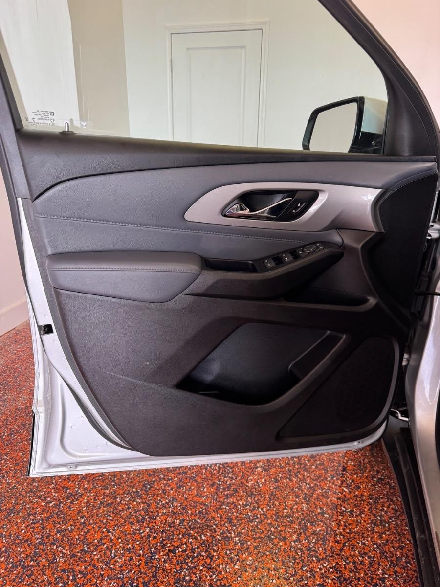 Chevrolet Traverse FWD 4dr LT Cloth w/1LT 2020