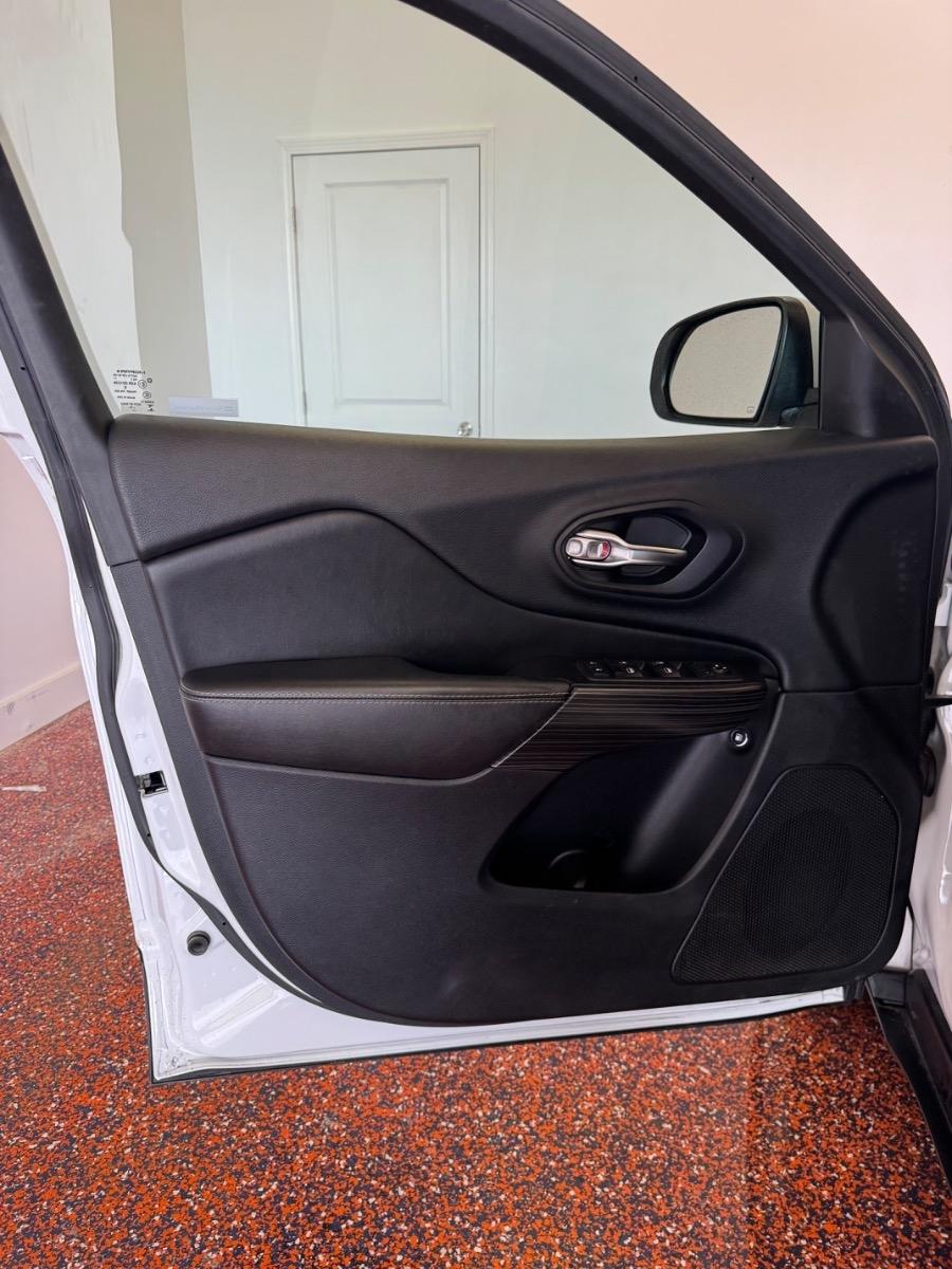 Jeep Cherokee FWD 4dr Limited 2014