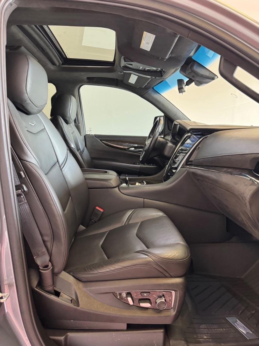 Cadillac Escalade ESV 4WD 4dr Platinum 2020