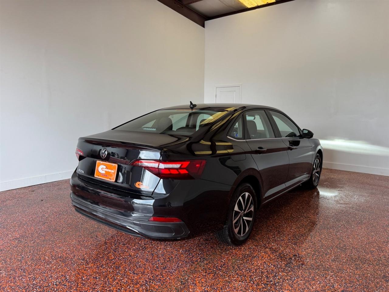 Volkswagen Jetta S Auto 2024