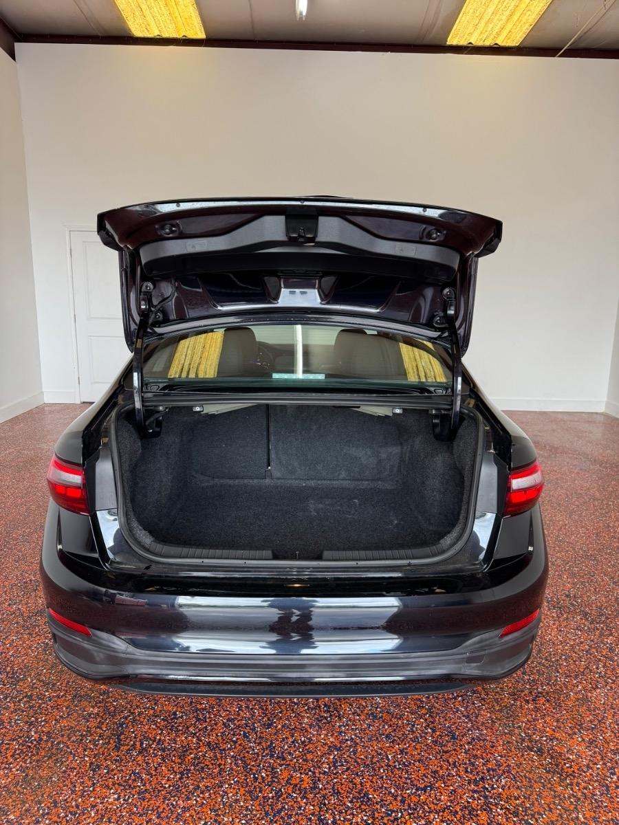 Volkswagen Jetta S Auto 2024