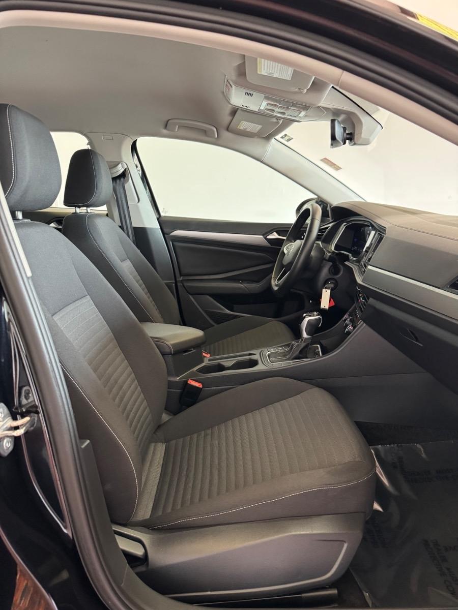 Volkswagen Jetta S Auto 2024