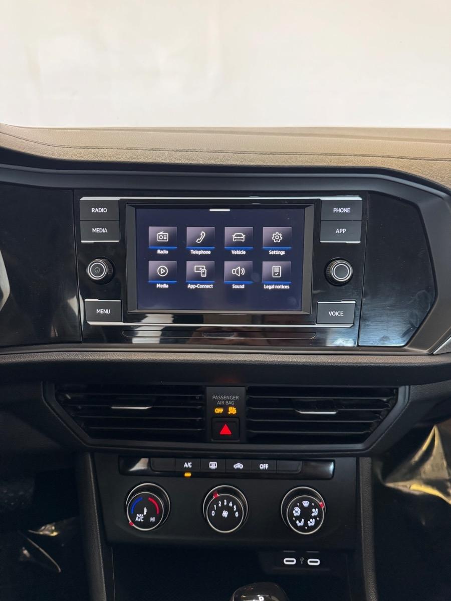 Volkswagen Jetta S Auto 2024