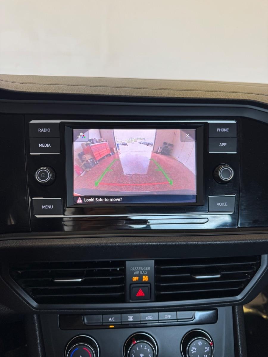 Volkswagen Jetta S Auto 2024