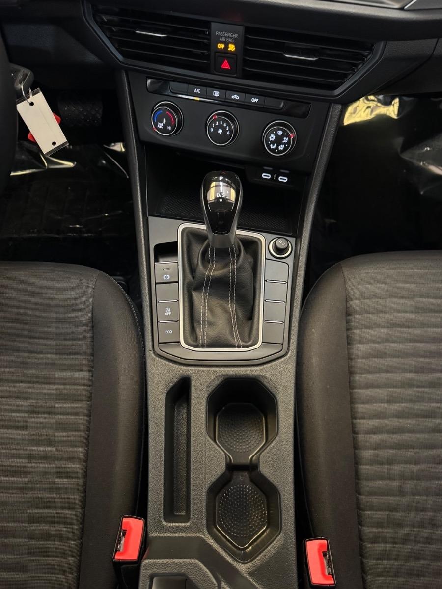 Volkswagen Jetta S Auto 2024